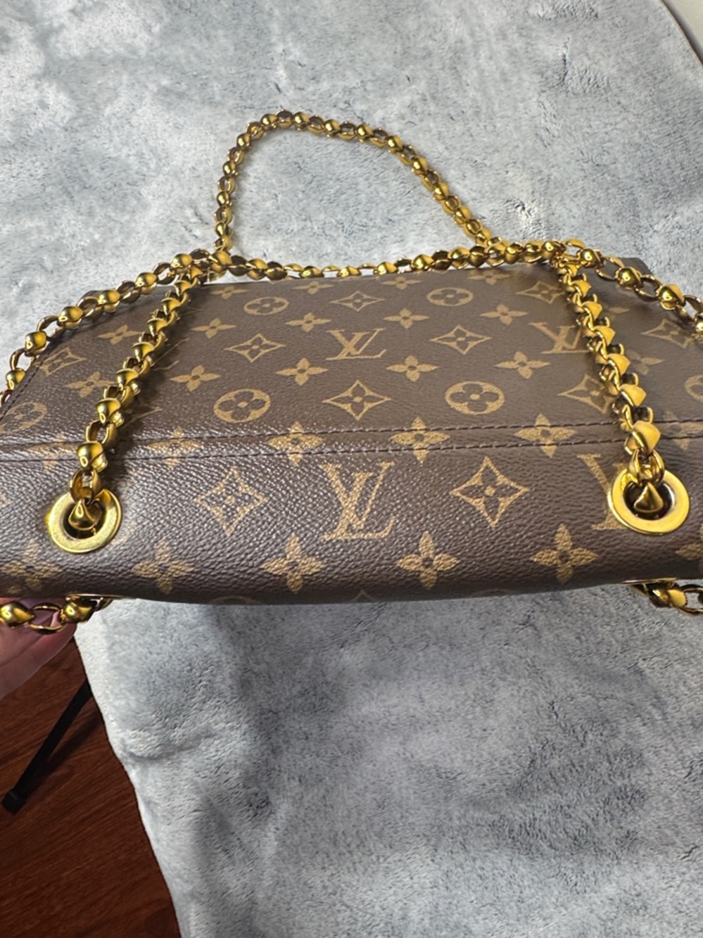 Louis Vuitton Monogram Victoire Cerise Red Chain Shoulder Bag -  Entrupy COA - Picture 16 of 17
